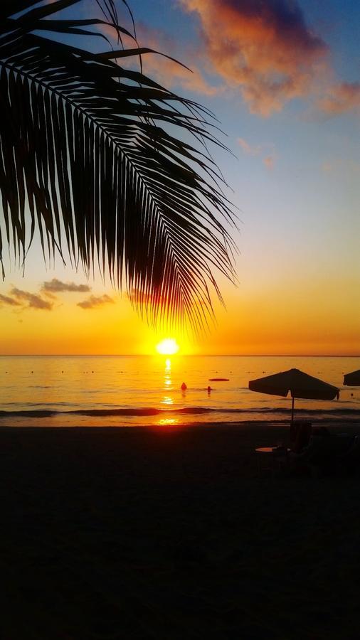 Idle Awhile Beach Hotel Negril Exterior photo